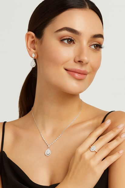 Kinora Lap Set 18K – An Heirloom of Elegance